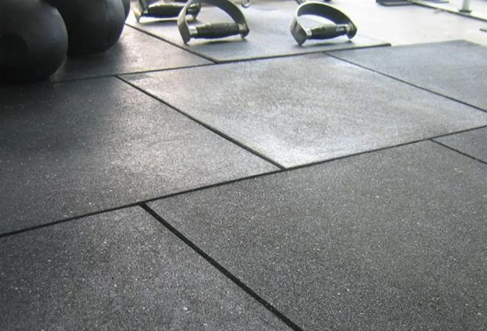 Çocuk oyun alanı kauçuk zemin uygulaması